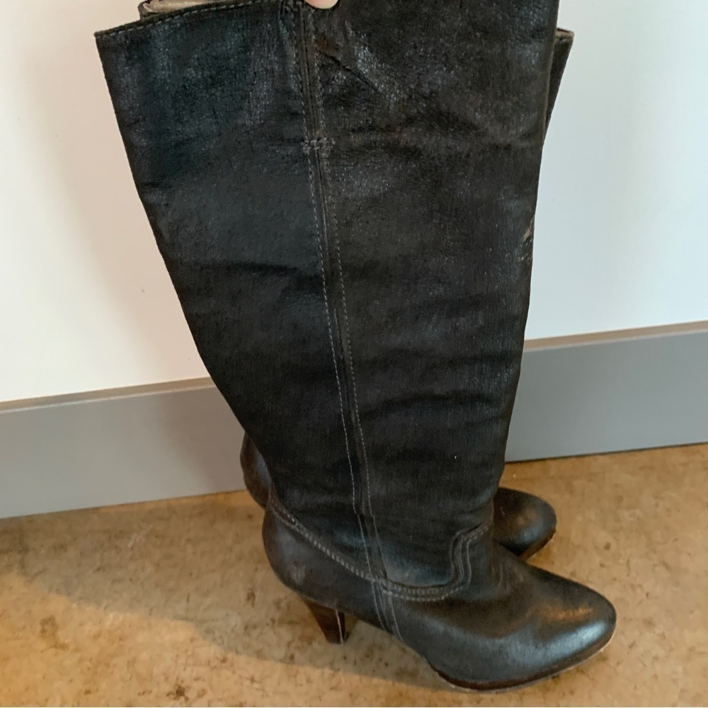 Vintage Frye Black Leather Knee-High Heeled Boots with Stacked Heel